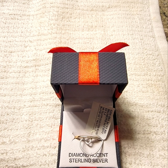 NWT Ladies sterling silver over gold ring - Picture 2 of 5